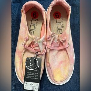 Hey Dude NWT Women’s Wendy Tie Dye Shoes
